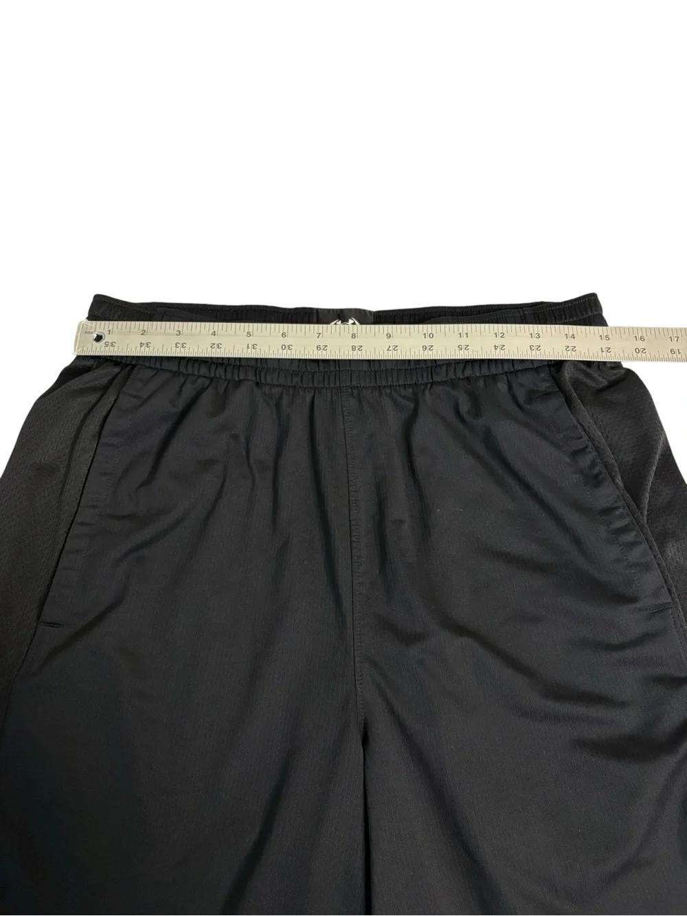 Under Armour Men’s Elastic Waist Basketball Shorts with Red Hem and Logo L
